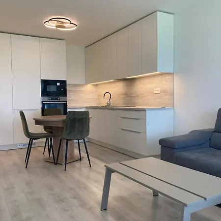 Mulberry With Parking In