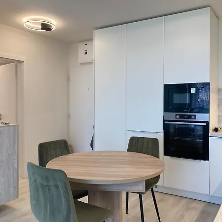 Mulberry With Parking In *