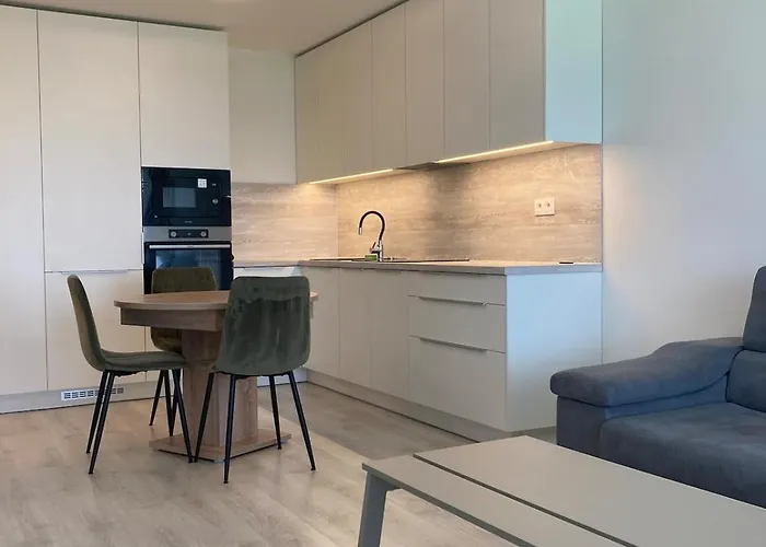 Mulberry With Parking In