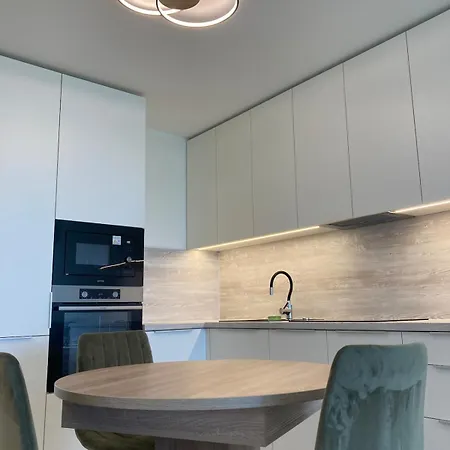 Mulberry With Parking In Apartment Bratislava